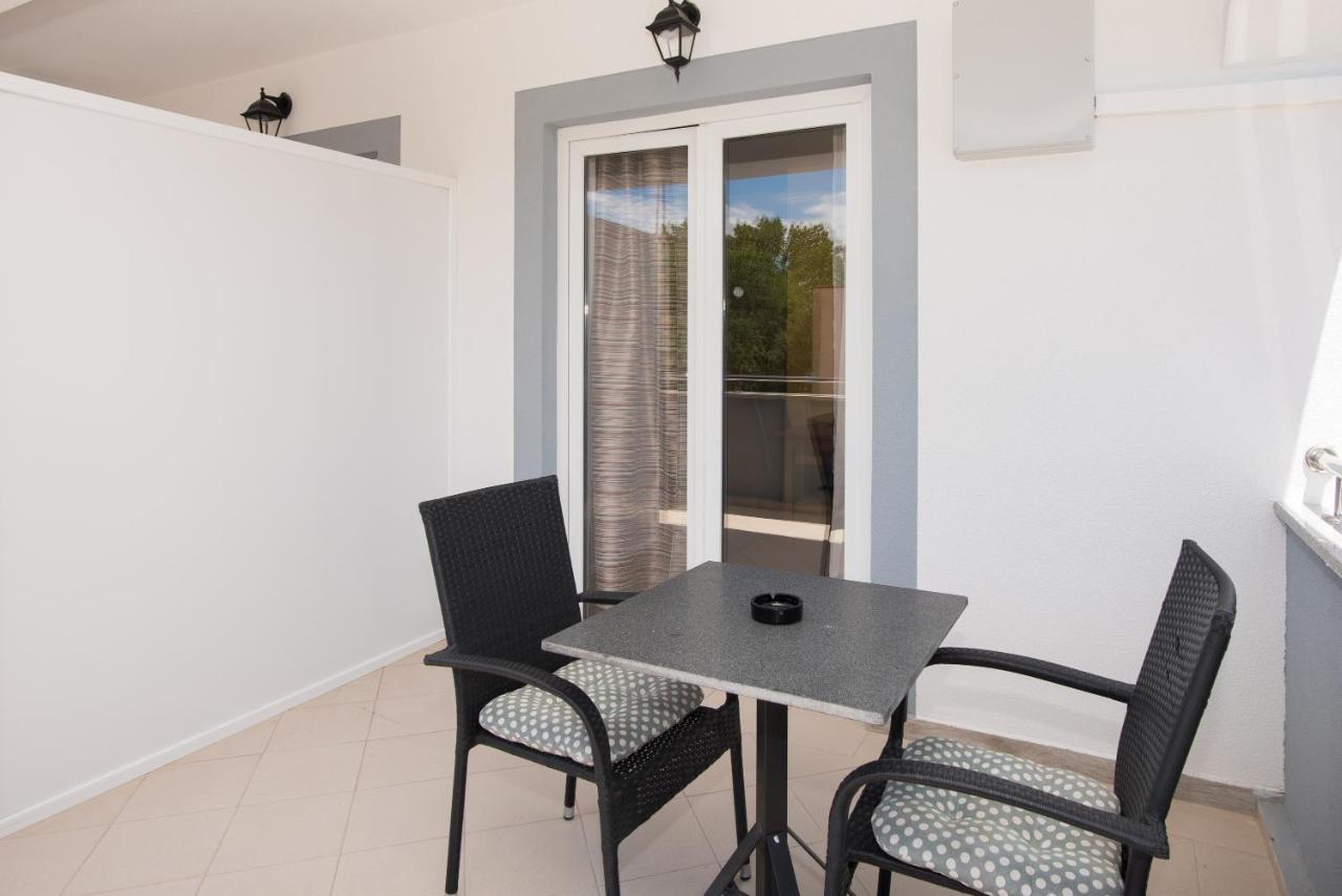 Apartments Lovric Vodice Exterior photo