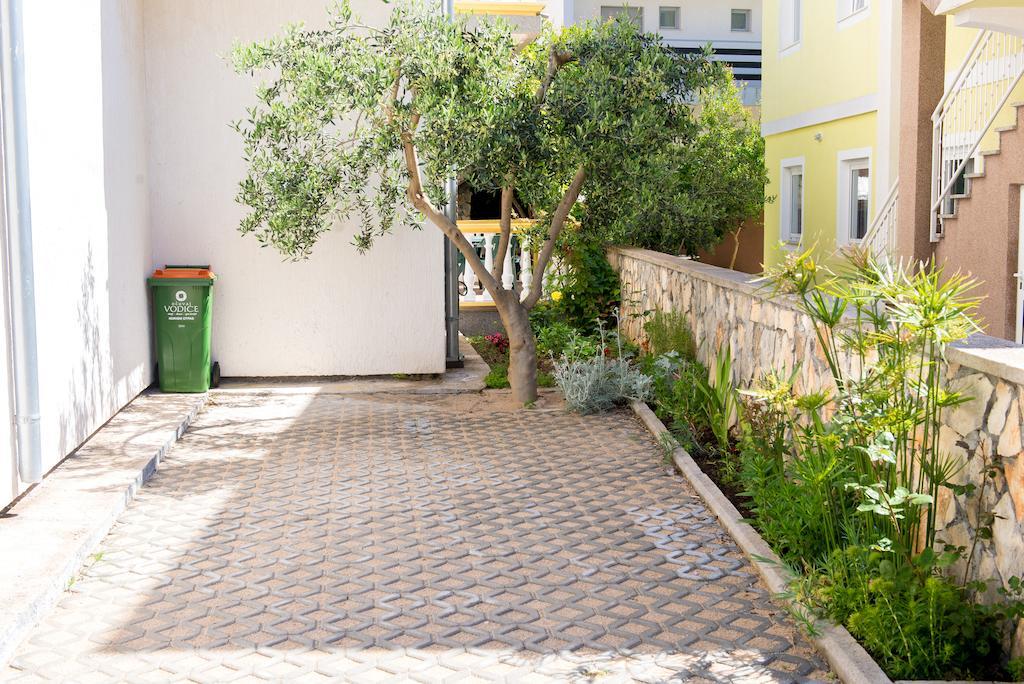 Apartments Lovric Vodice Exterior photo